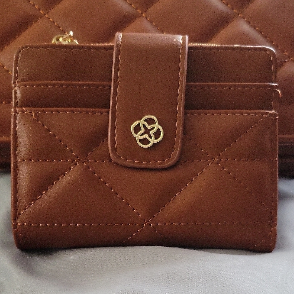 SHEIN Brown Compact Wallet with Sleek Design